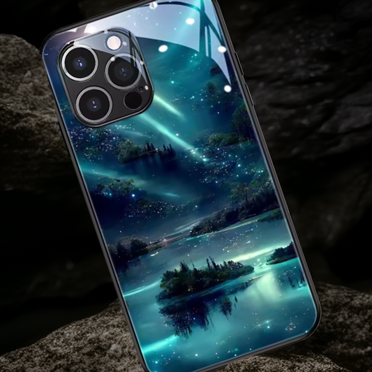 Dunkler See mit Grünen Inseln – Mystik und Verspieltheit für dein Smartphone